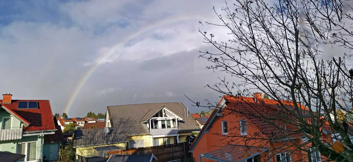 Der farbenprächtige Regenbogen Symbol der Hoffnung und Vielfalt